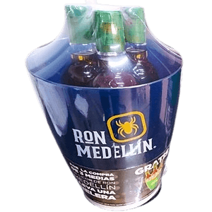 Licor Ron Medellin Bot*750 ml+Hielera